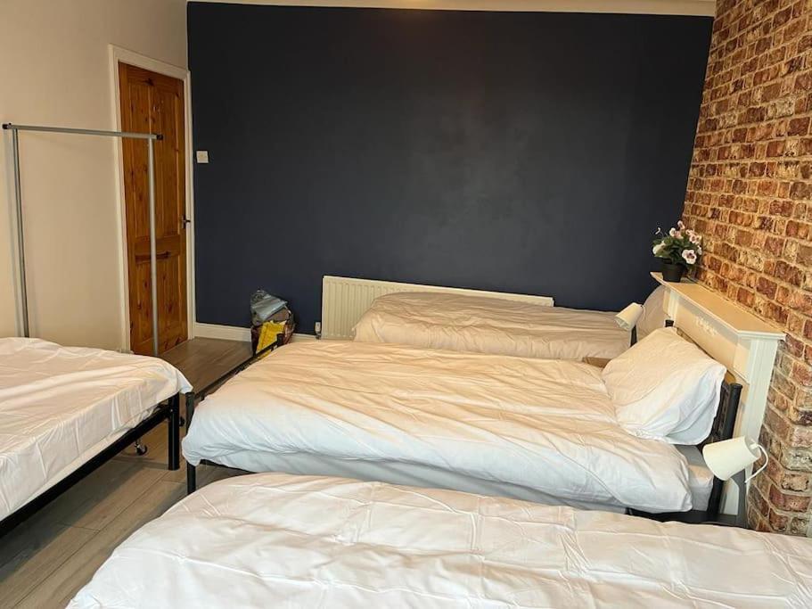 Ovington Grove 2 Fully Equipped Kitchen Free Parking 3 Bedrooms Netflix นิวคาสเซิล อะพอน ไทน์ ภายนอก รูปภาพ