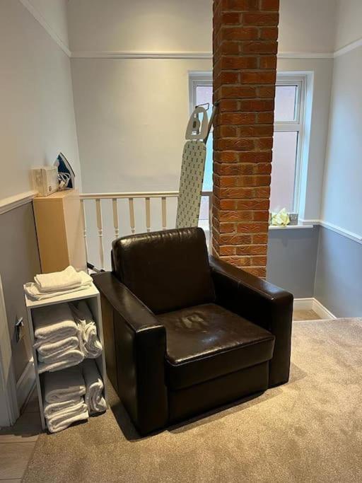 Ovington Grove 2 Fully Equipped Kitchen Free Parking 3 Bedrooms Netflix นิวคาสเซิล อะพอน ไทน์ ภายนอก รูปภาพ